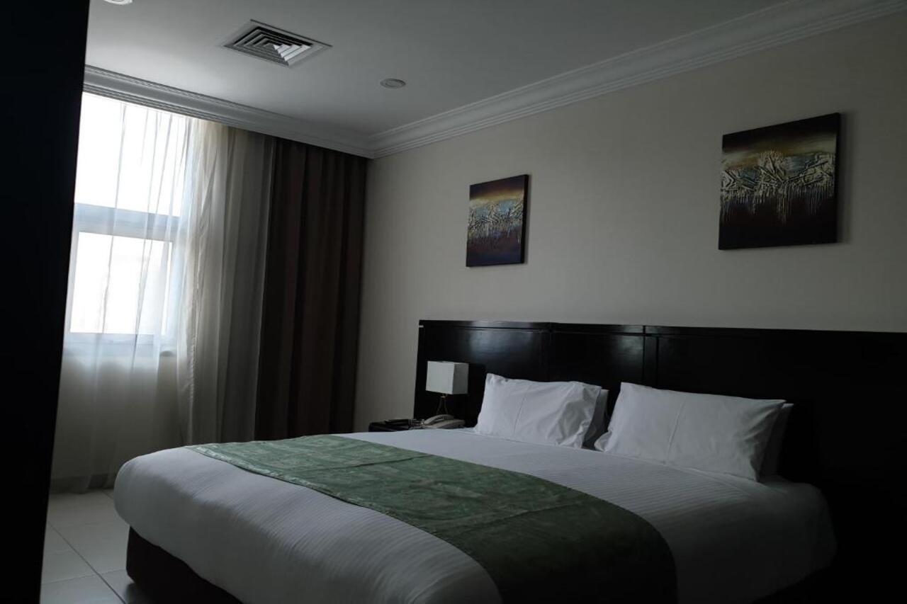 Costa Del Sol Hotel Kuwait City Exterior foto
