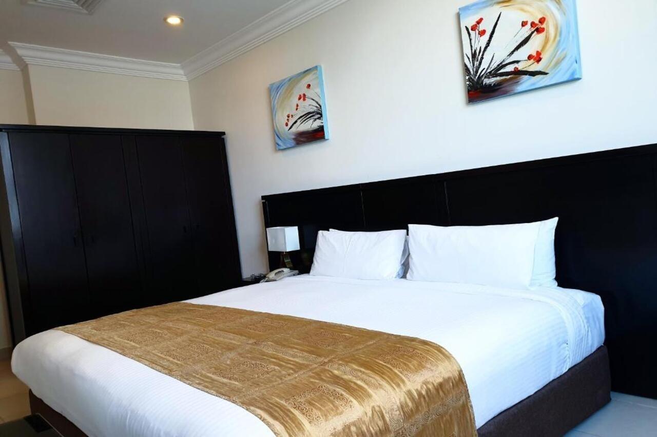 Costa Del Sol Hotel Kuwait City Exterior foto