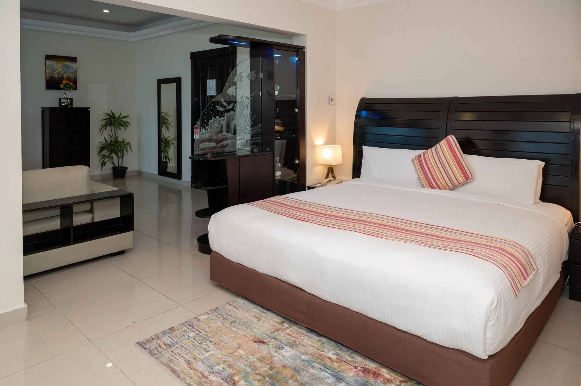 Costa Del Sol Hotel Kuwait City Exterior foto