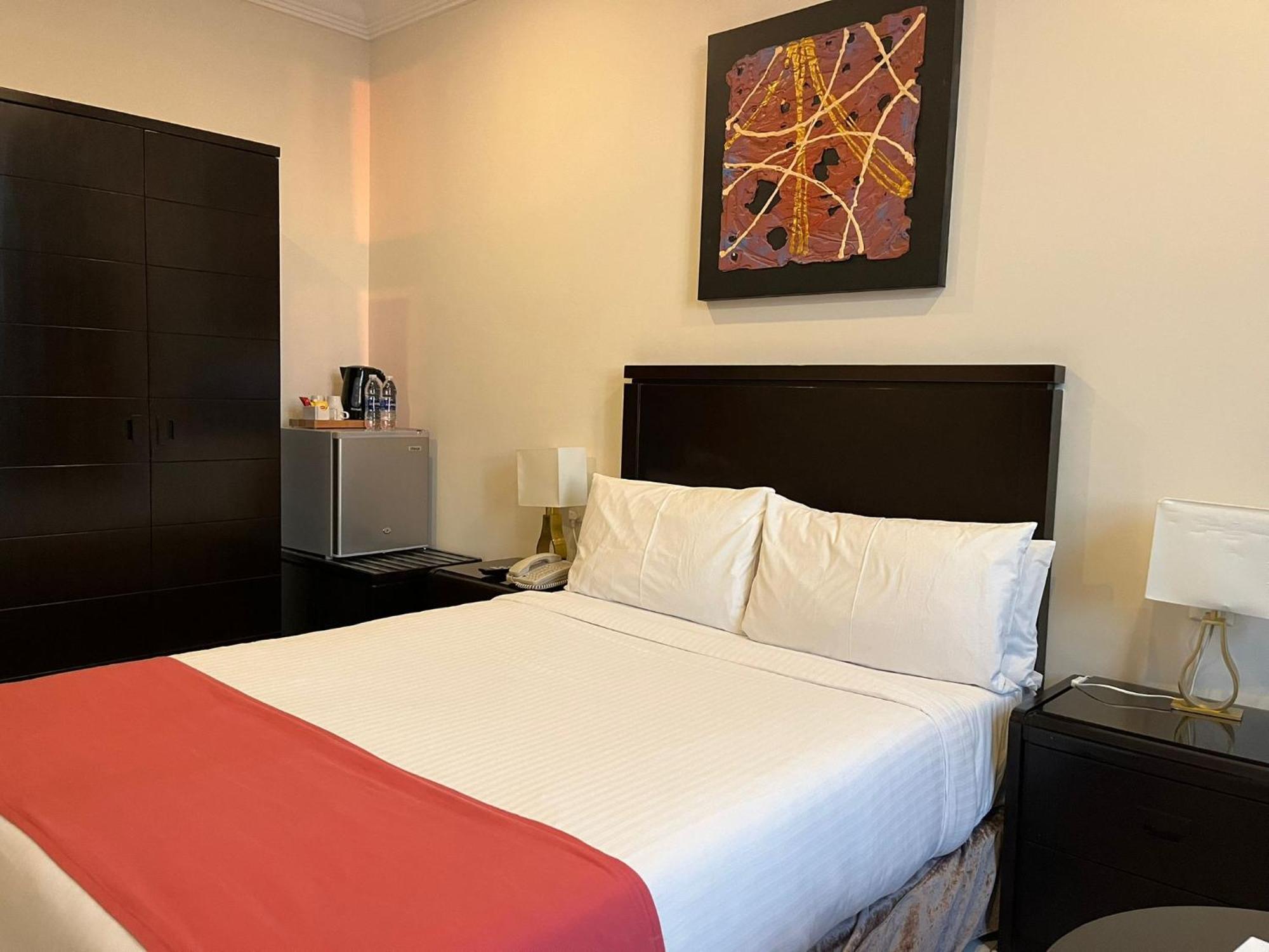 Costa Del Sol Hotel Kuwait City Exterior foto