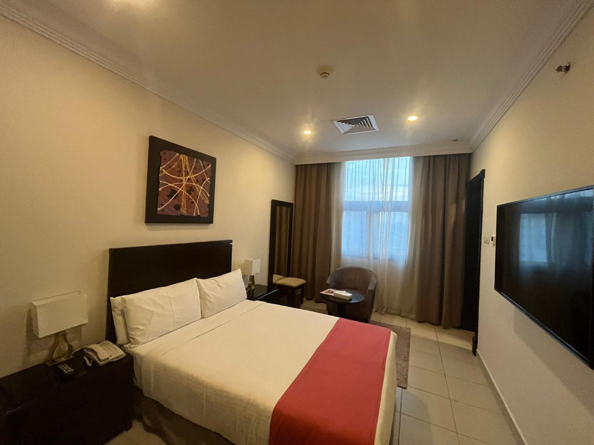 Costa Del Sol Hotel Kuwait City Exterior foto