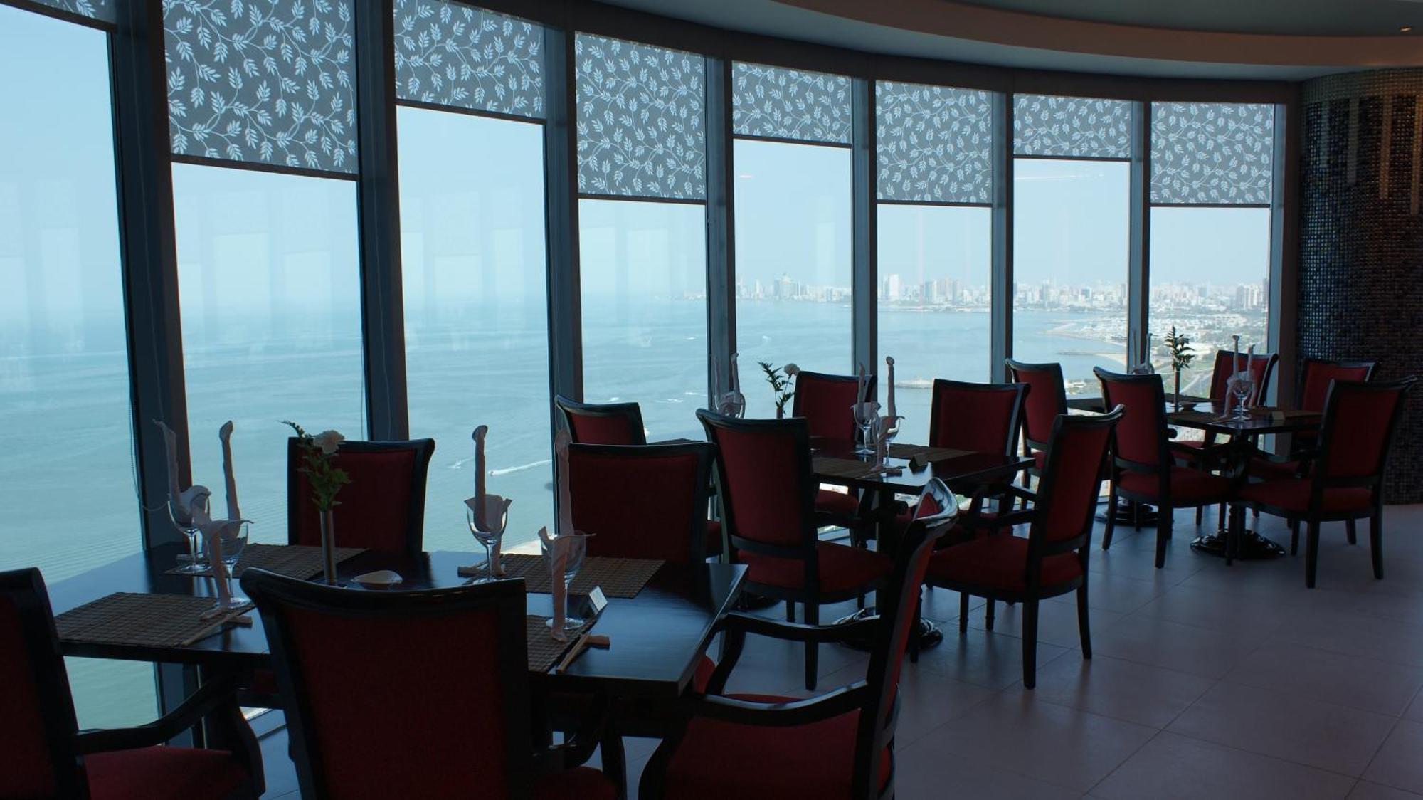 Costa Del Sol Hotel Kuwait City Exterior foto