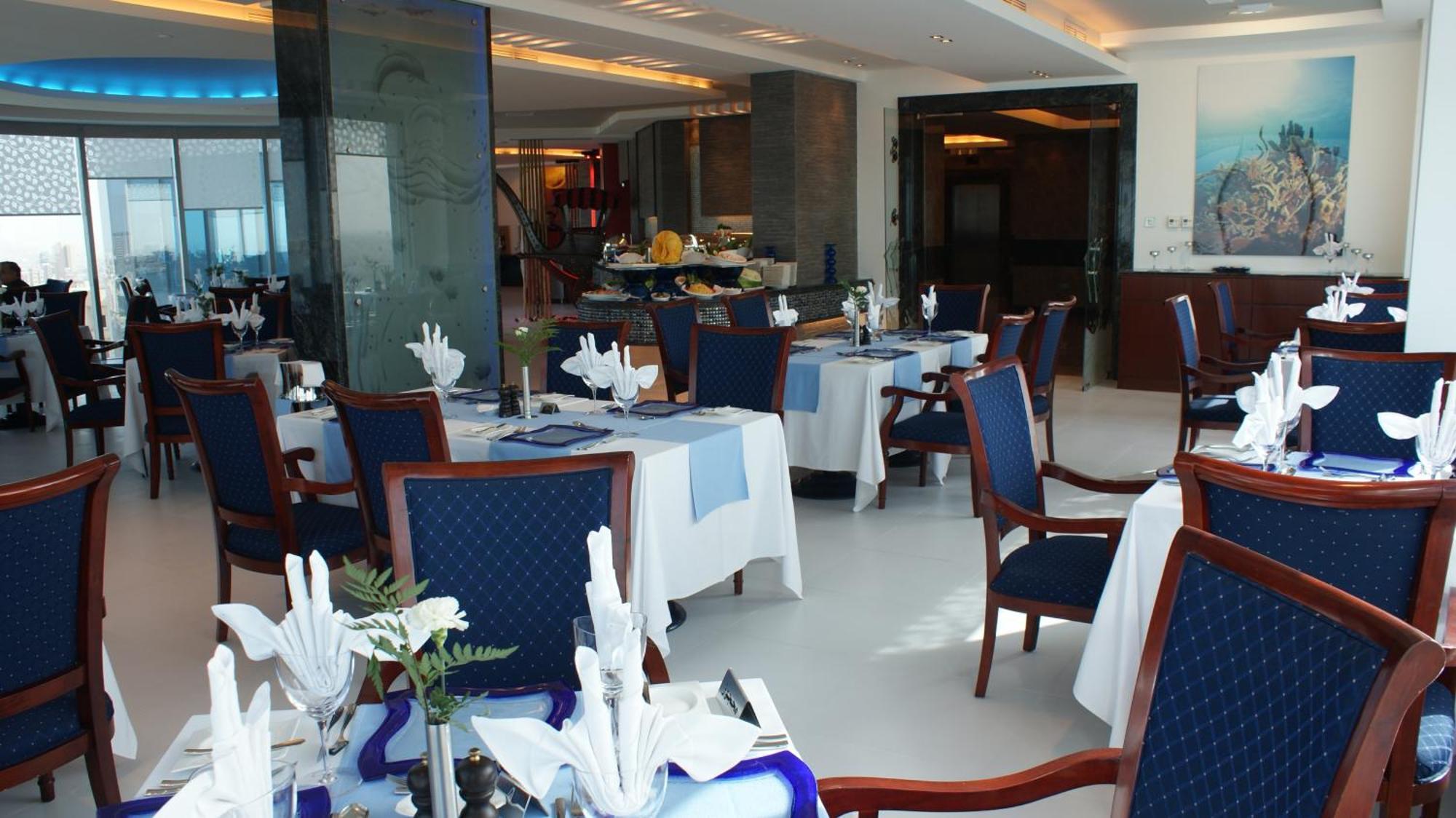 Costa Del Sol Hotel Kuwait City Exterior foto