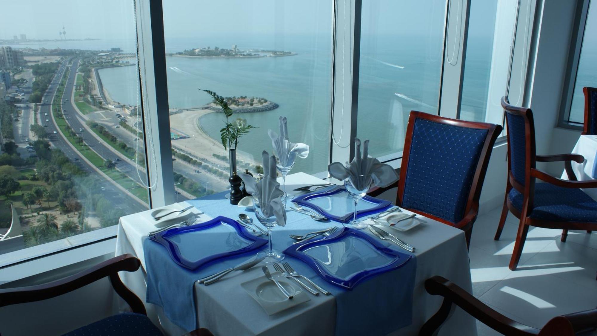 Costa Del Sol Hotel Kuwait City Exterior foto