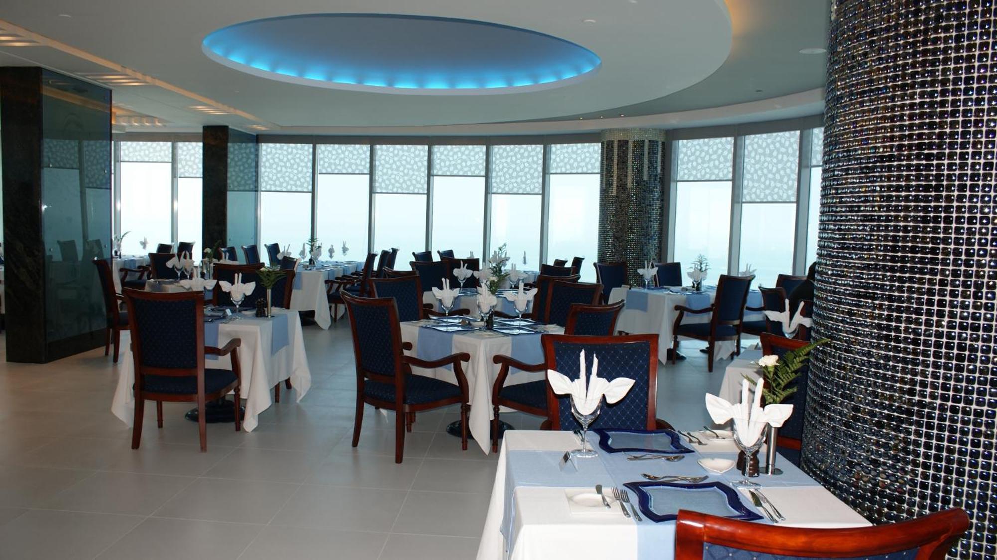 Costa Del Sol Hotel Kuwait City Exterior foto